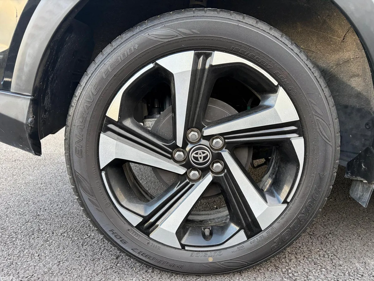 Toyota Raize Hatchback, Petrol Hybrid, 2022, Black