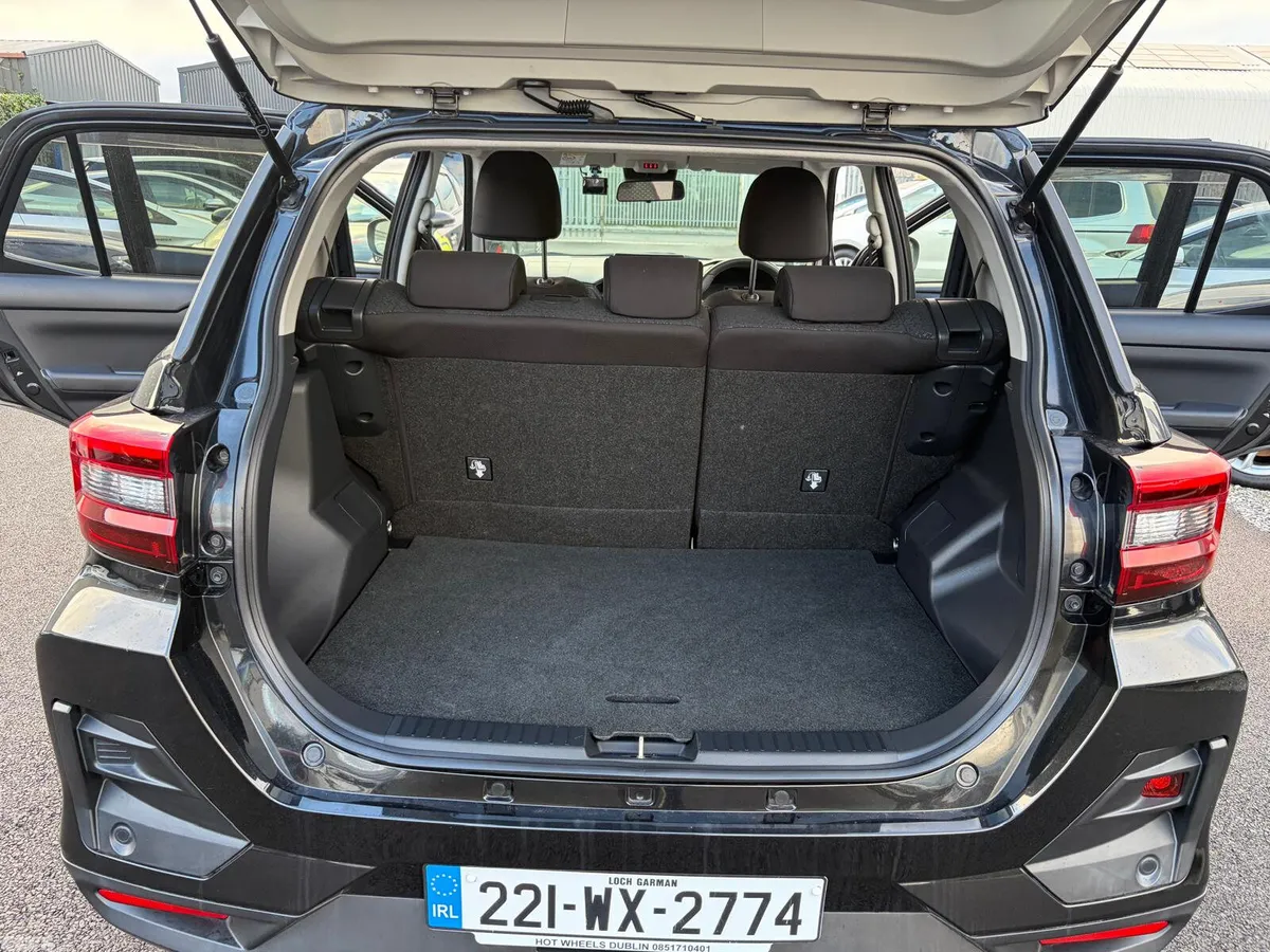 Toyota Raize Hatchback, Petrol Hybrid, 2022, Black
