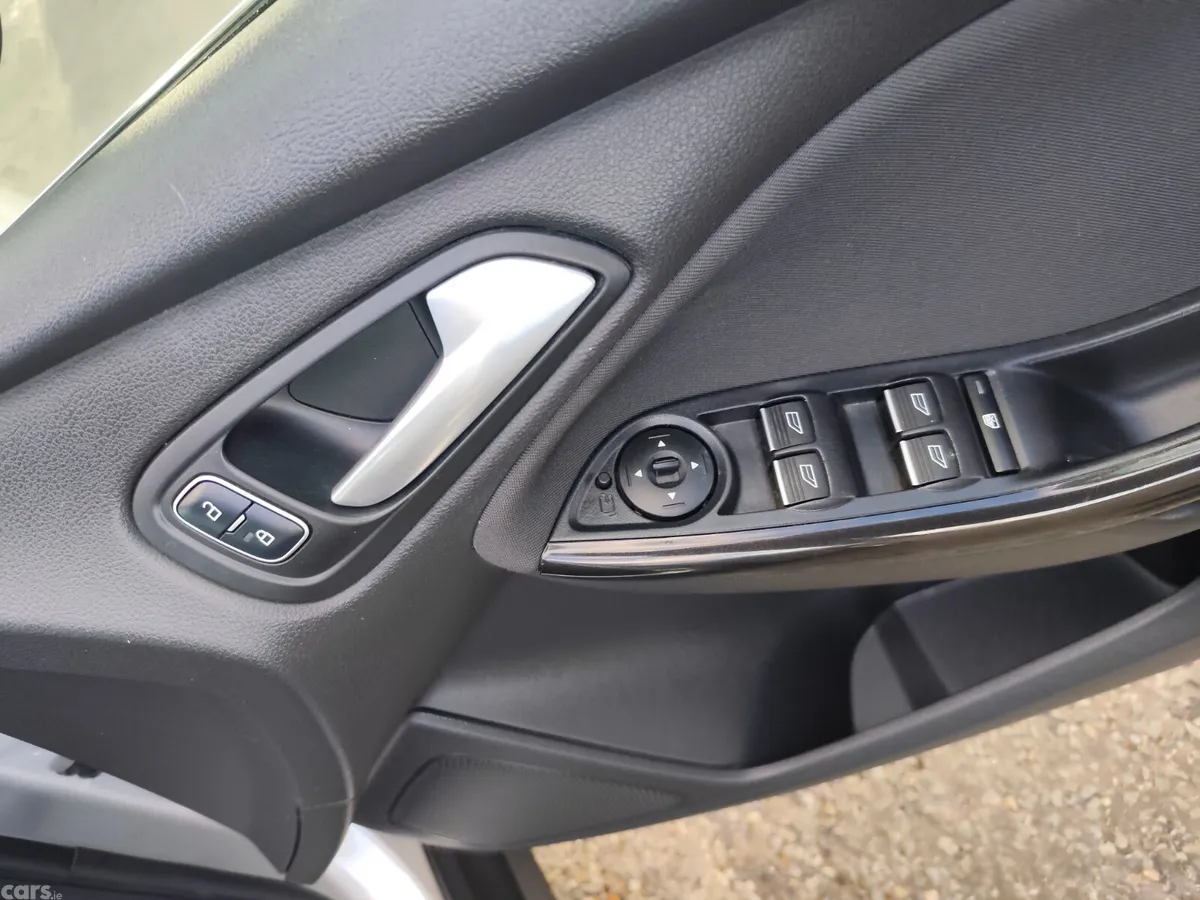 Ford Focus Hatchback, Petrol, 2018, Grey