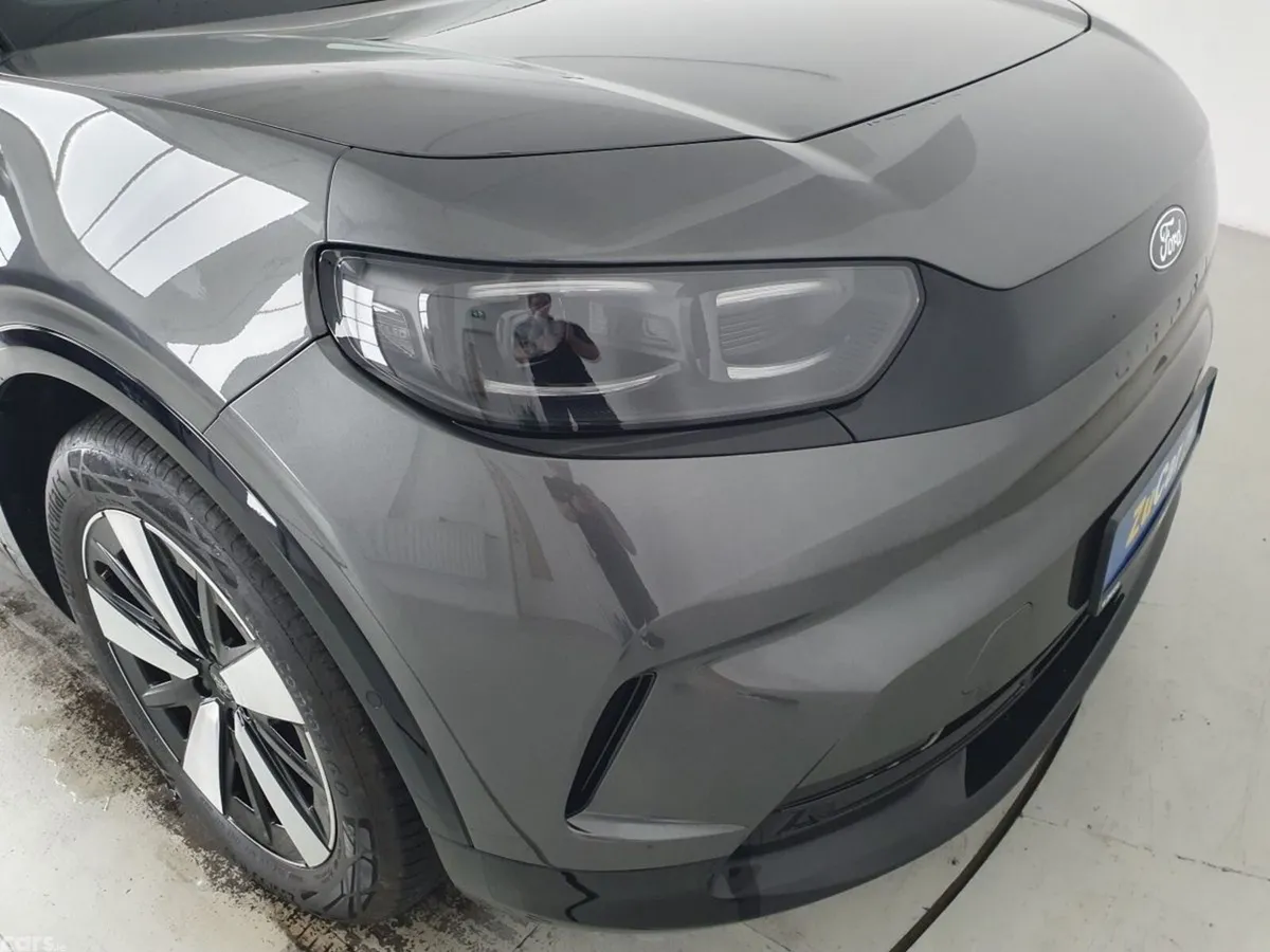 Ford Capri SUV, Electric, 2025, Grey