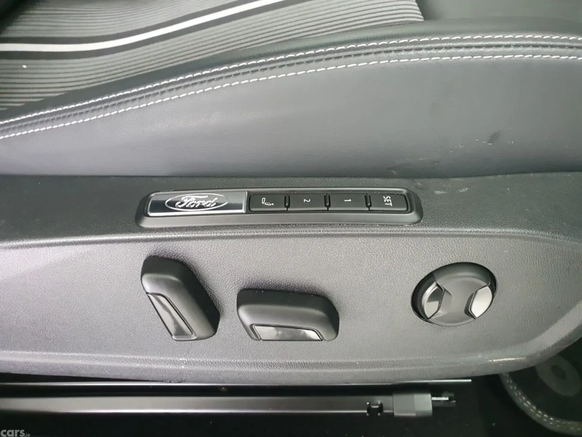 Ford Capri SUV, Electric, 2025, Grey