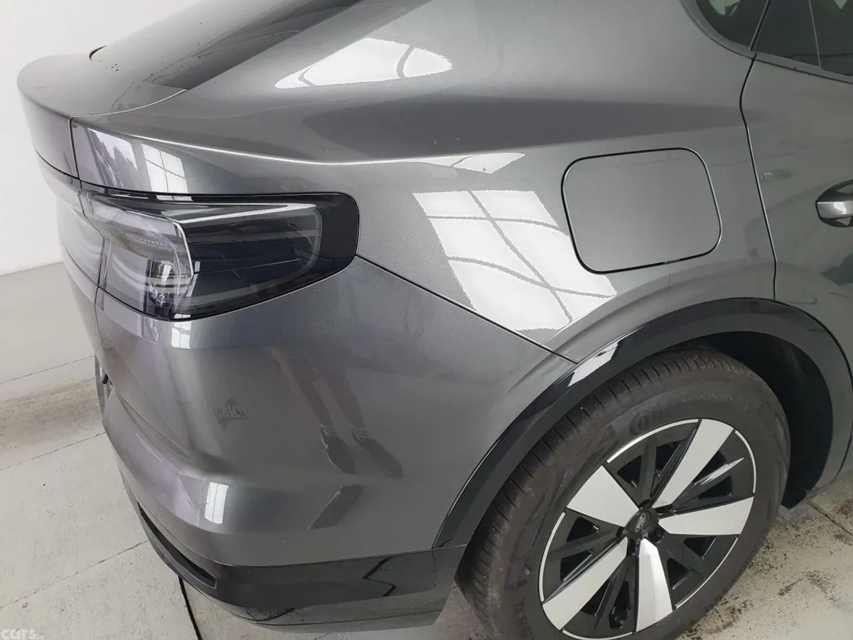 Ford Capri SUV, Electric, 2025, Grey