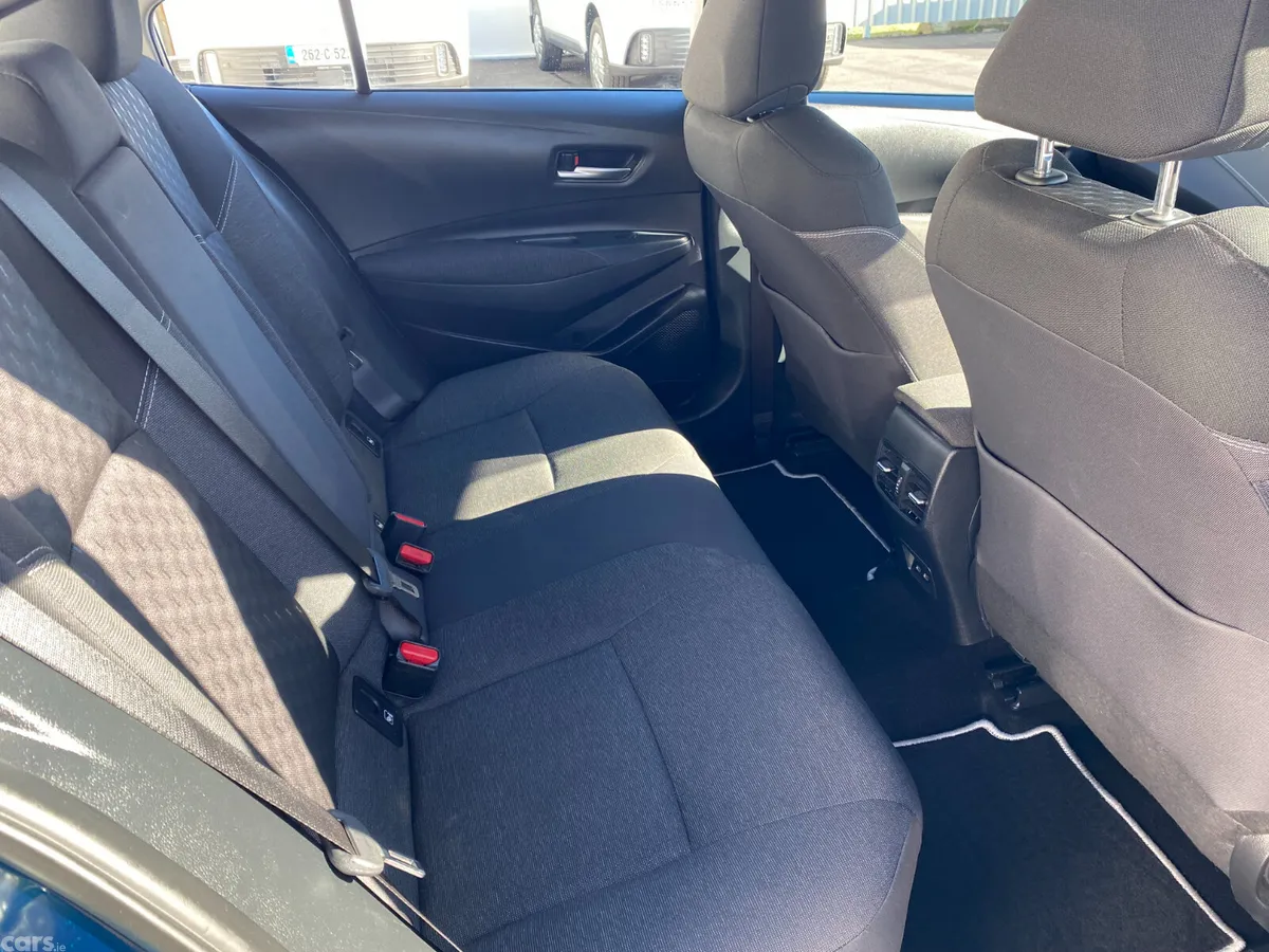Toyota Corolla Saloon, Petrol Hybrid, 2023, Blue