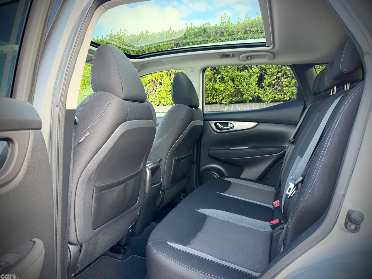Nissan Qashqai Hatchback, Petrol, 2018, Silver