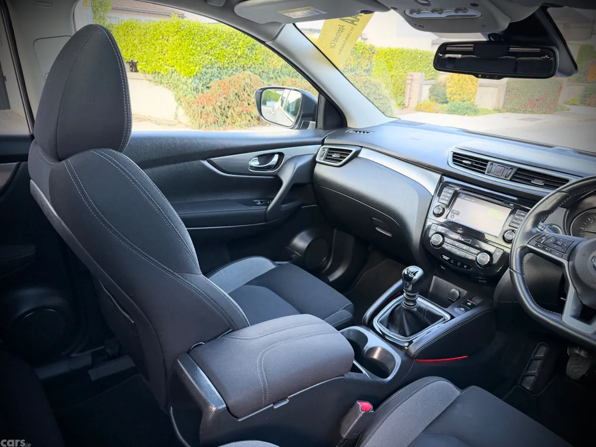 Nissan Qashqai Hatchback, Petrol, 2018, Silver
