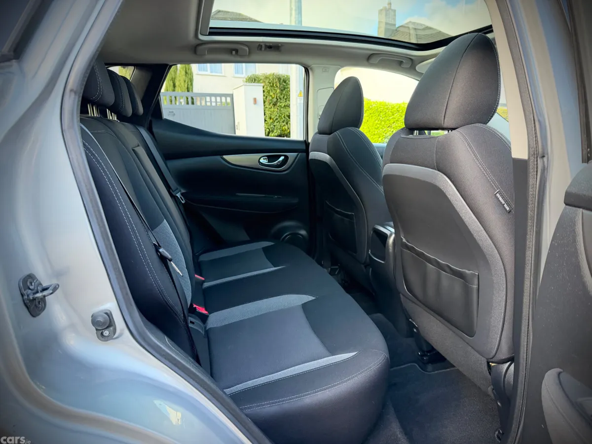 Nissan Qashqai Hatchback, Petrol, 2018, Silver