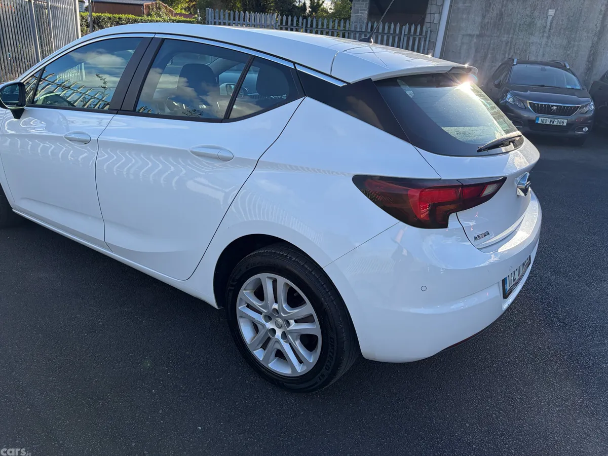 Opel Astra Hatchback, Diesel, 2017, White