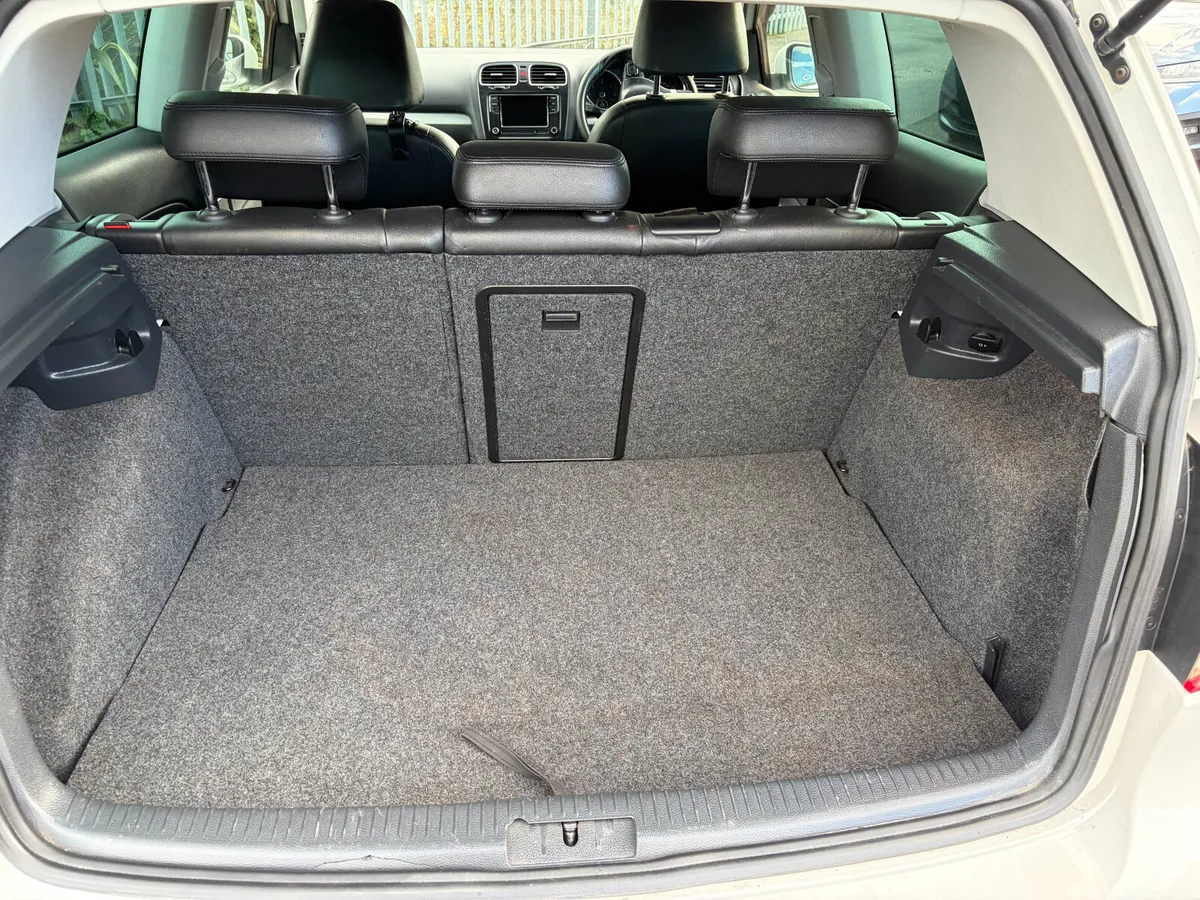 Volkswagen Golf Hatchback, Diesel, 2011, White