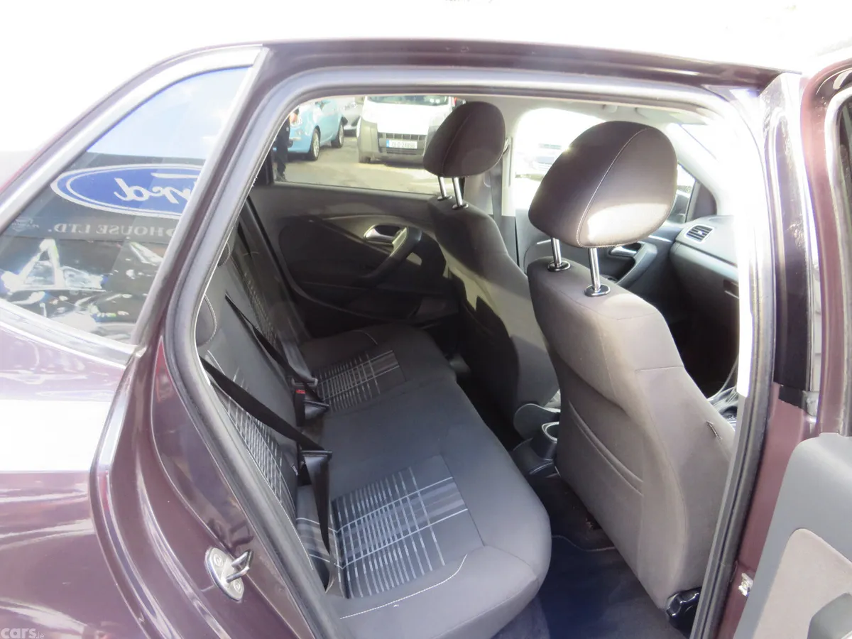 Volkswagen Polo Hatchback, Petrol, 2015, Black