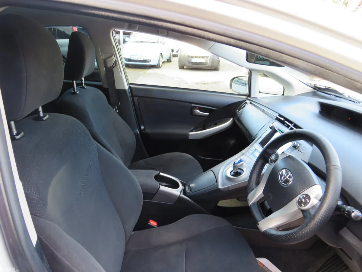 Toyota Prius Hatchback, Petrol Hybrid, 2015, Silver