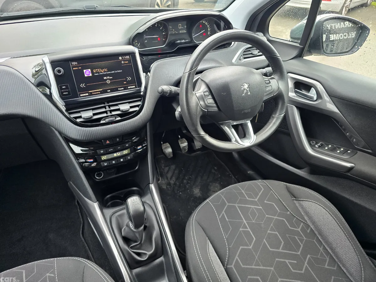Peugeot 2008 Estate, Petrol, 2018, Grey