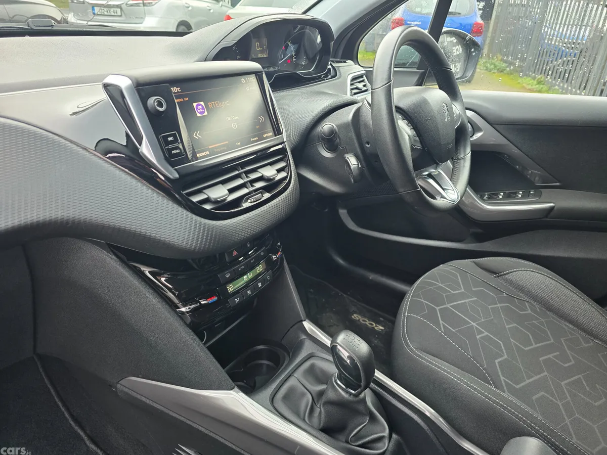 Peugeot 2008 Estate, Petrol, 2018, Grey