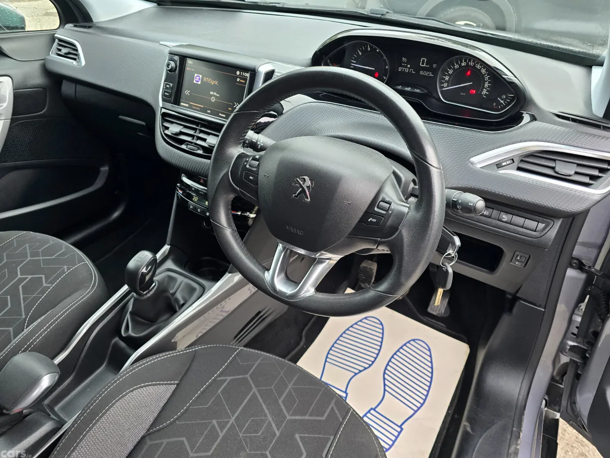 Peugeot 2008 Estate, Petrol, 2018, Grey