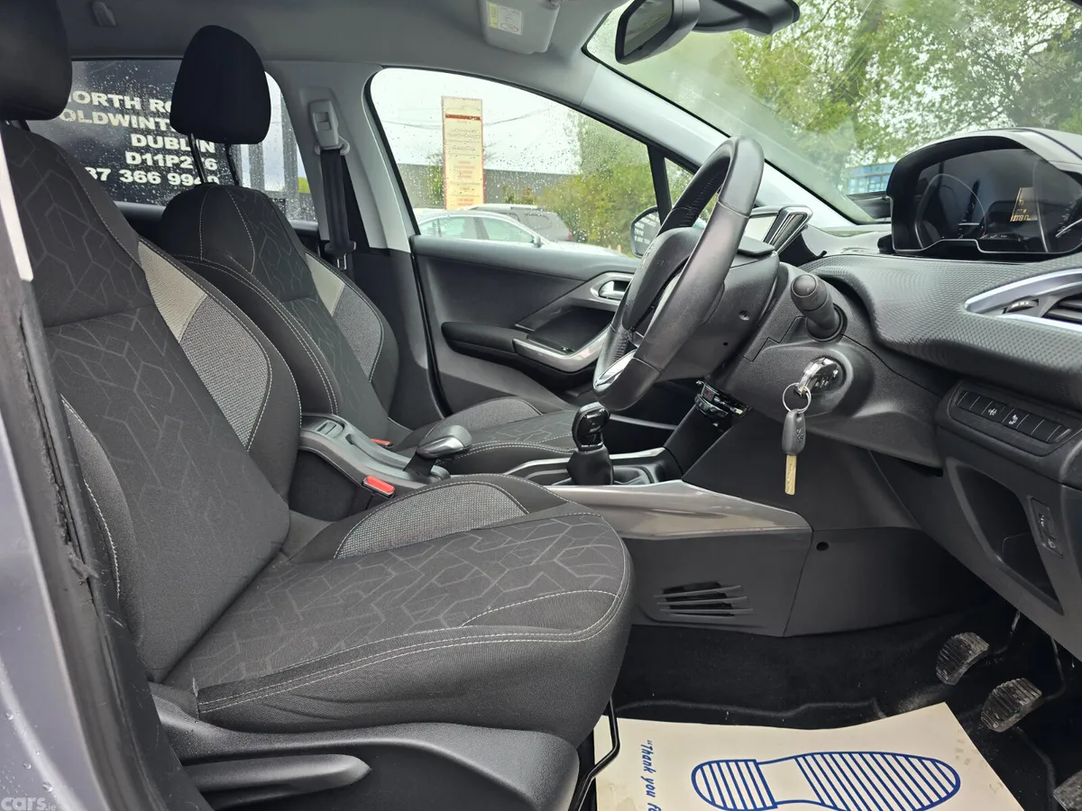Peugeot 2008 Estate, Petrol, 2018, Grey