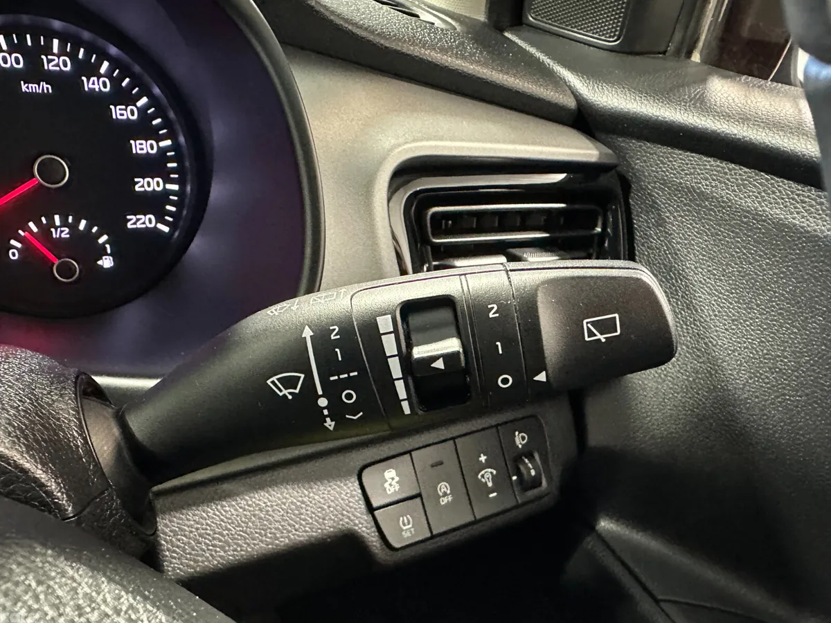 Kia Stonic Hatchback, Petrol, 2021, Grey
