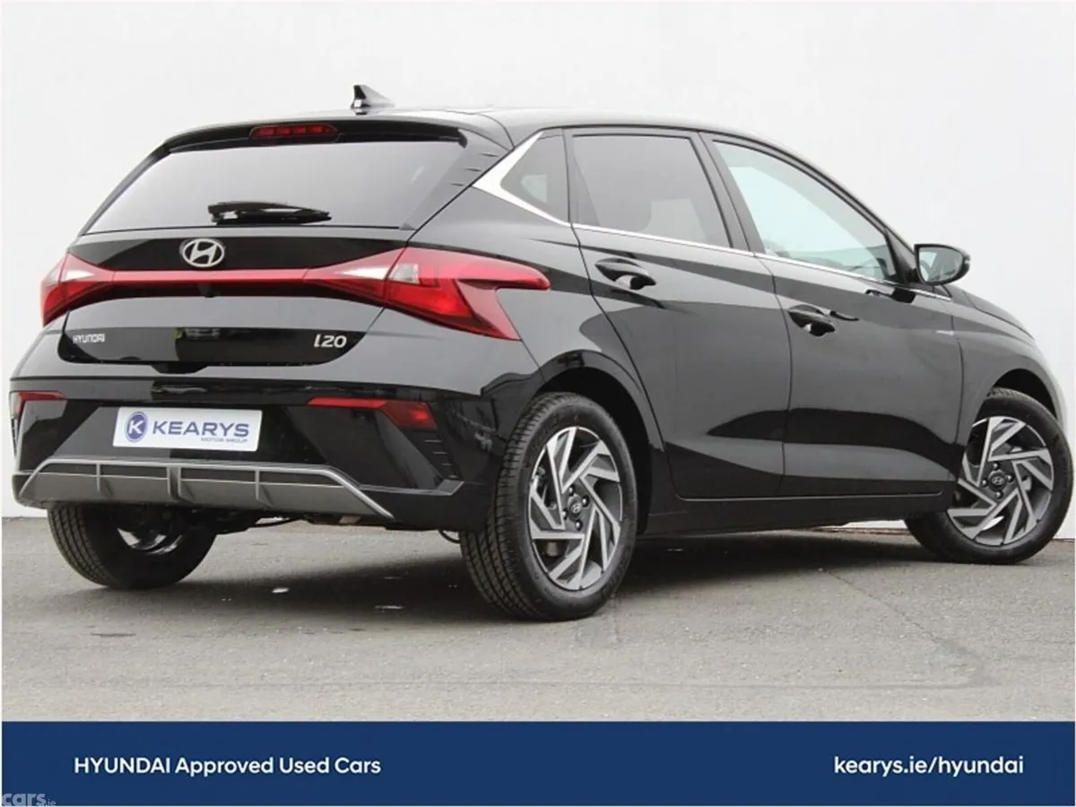 Hyundai i20 Hatchback, Petrol, 2024, Black