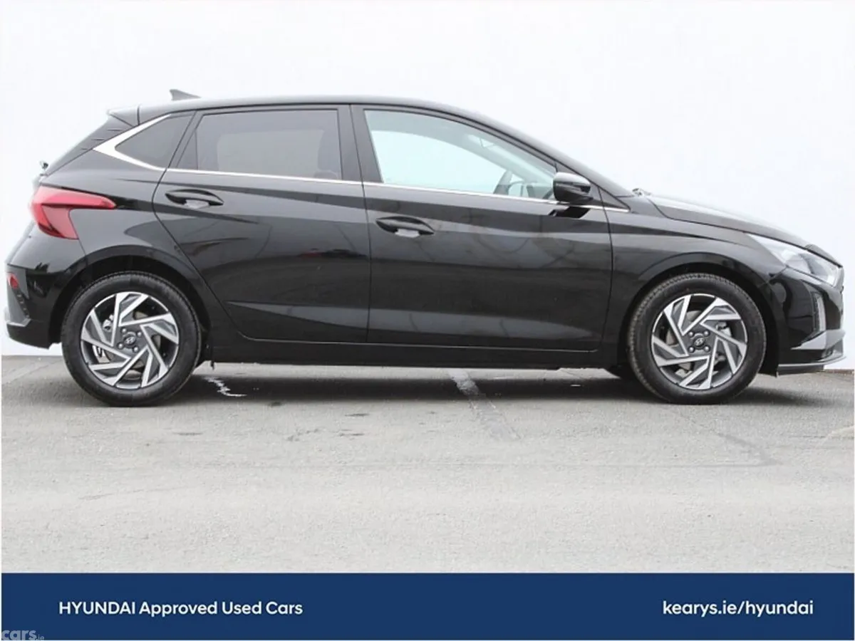Hyundai i20 Hatchback, Petrol, 2024, Black