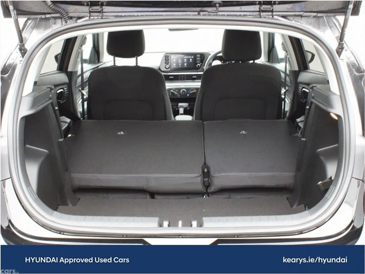Hyundai i20 Hatchback, Petrol, 2024, Black