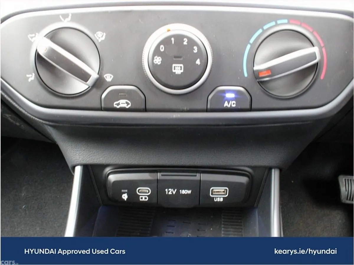 Hyundai i20 Hatchback, Petrol, 2024, Black