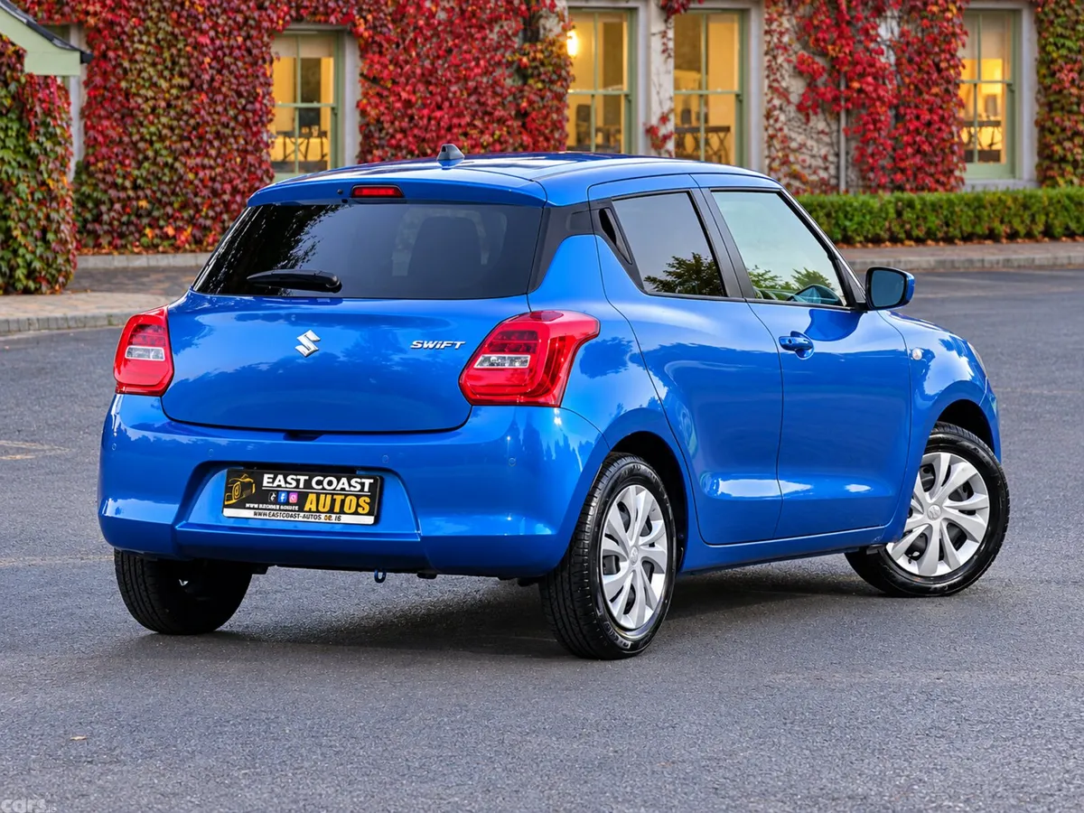 Suzuki Swift Hatchback, Petrol, 2022, Blue