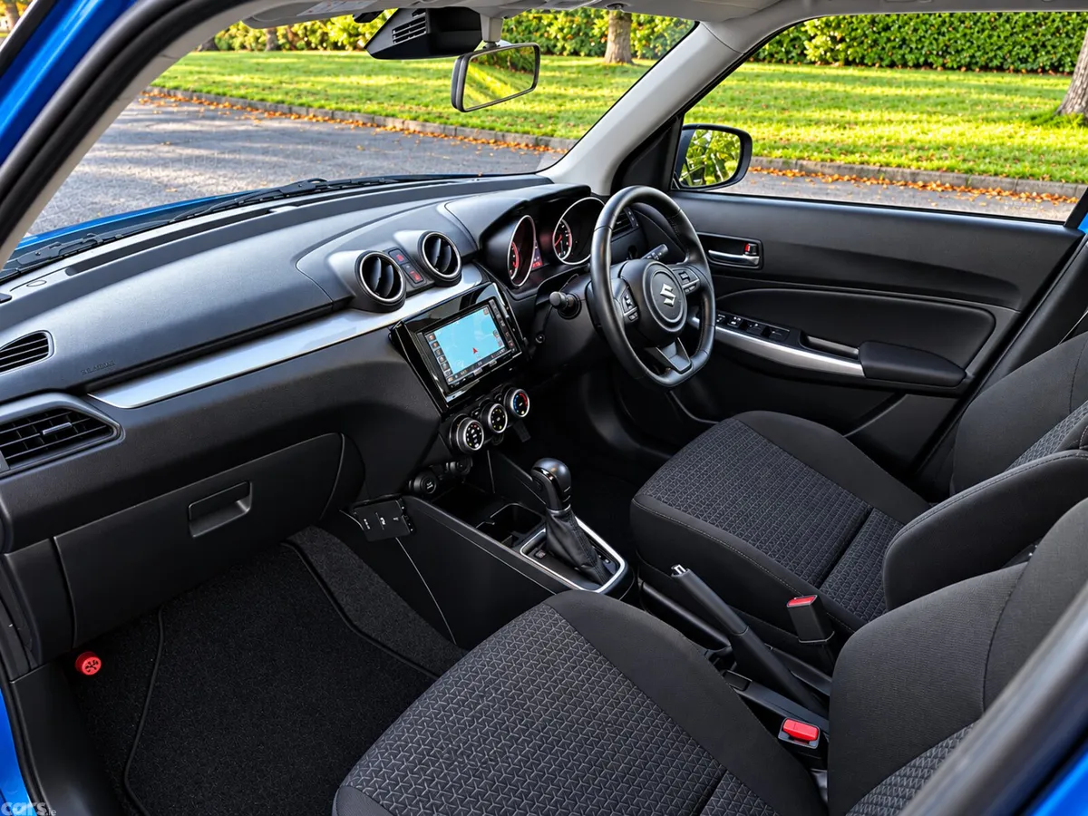 Suzuki Swift Hatchback, Petrol, 2022, Blue