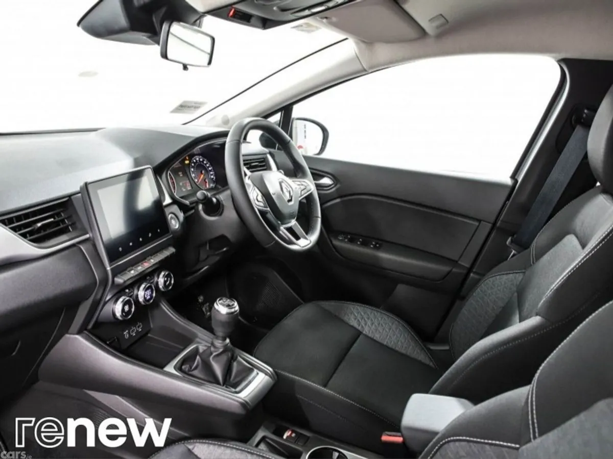 Renault Captur Hatchback, Petrol, 2023, Grey