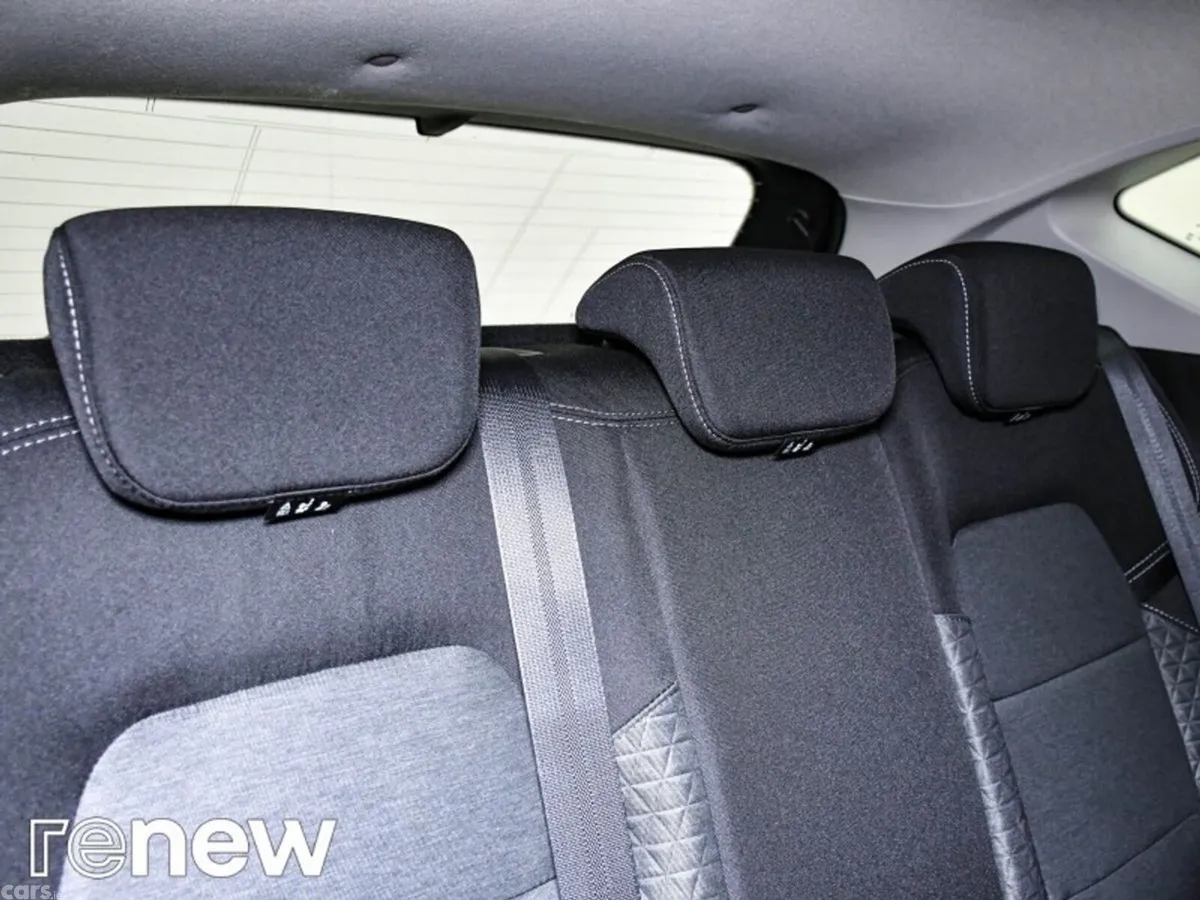 Renault Captur Hatchback, Petrol, 2023, Grey
