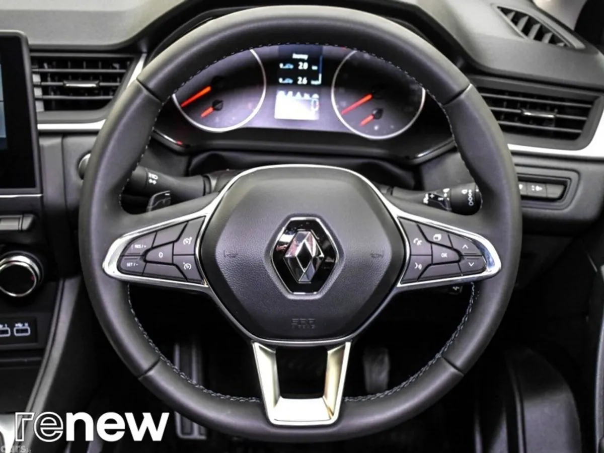 Renault Captur Hatchback, Petrol, 2023, Grey