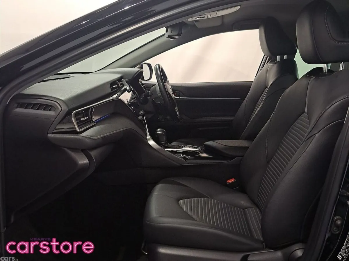 Toyota Camry Saloon, Petrol Hybrid, 2020, Black