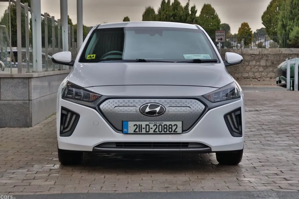 Hyundai IONIQ Hatchback, Electric, 2021, White