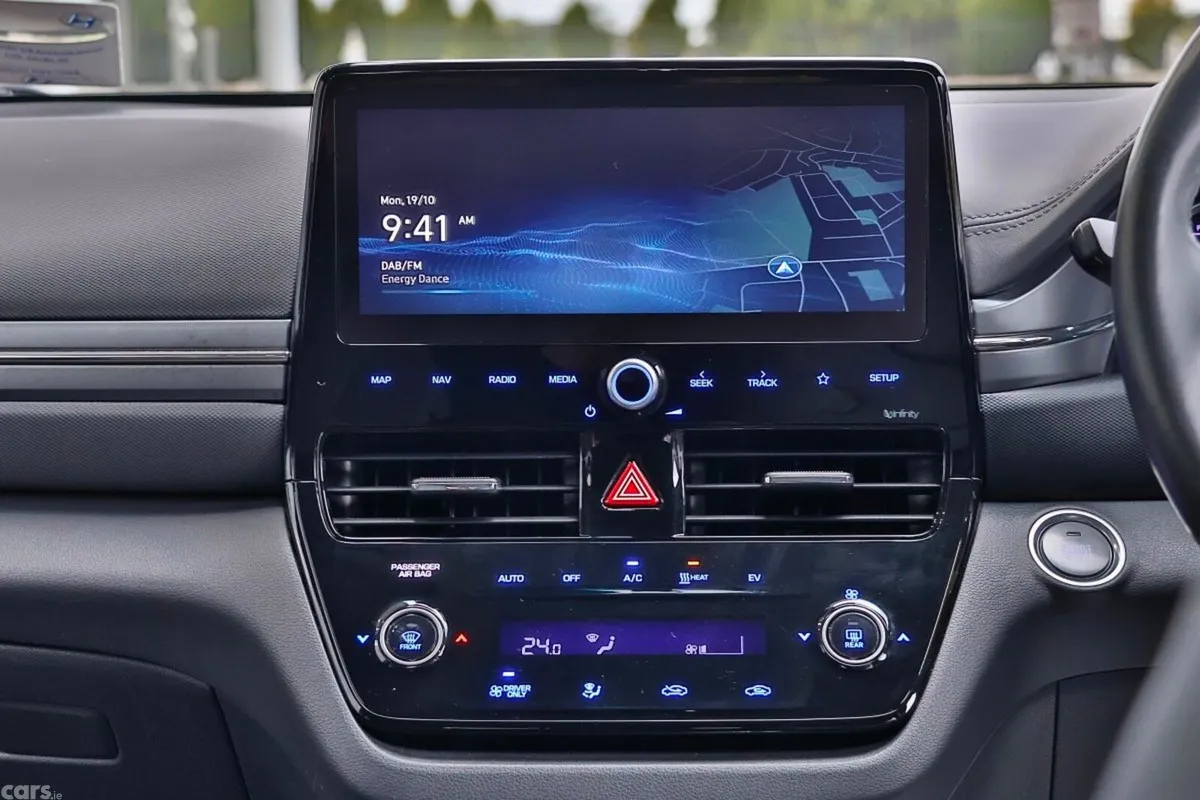 Hyundai IONIQ Hatchback, Electric, 2021, White