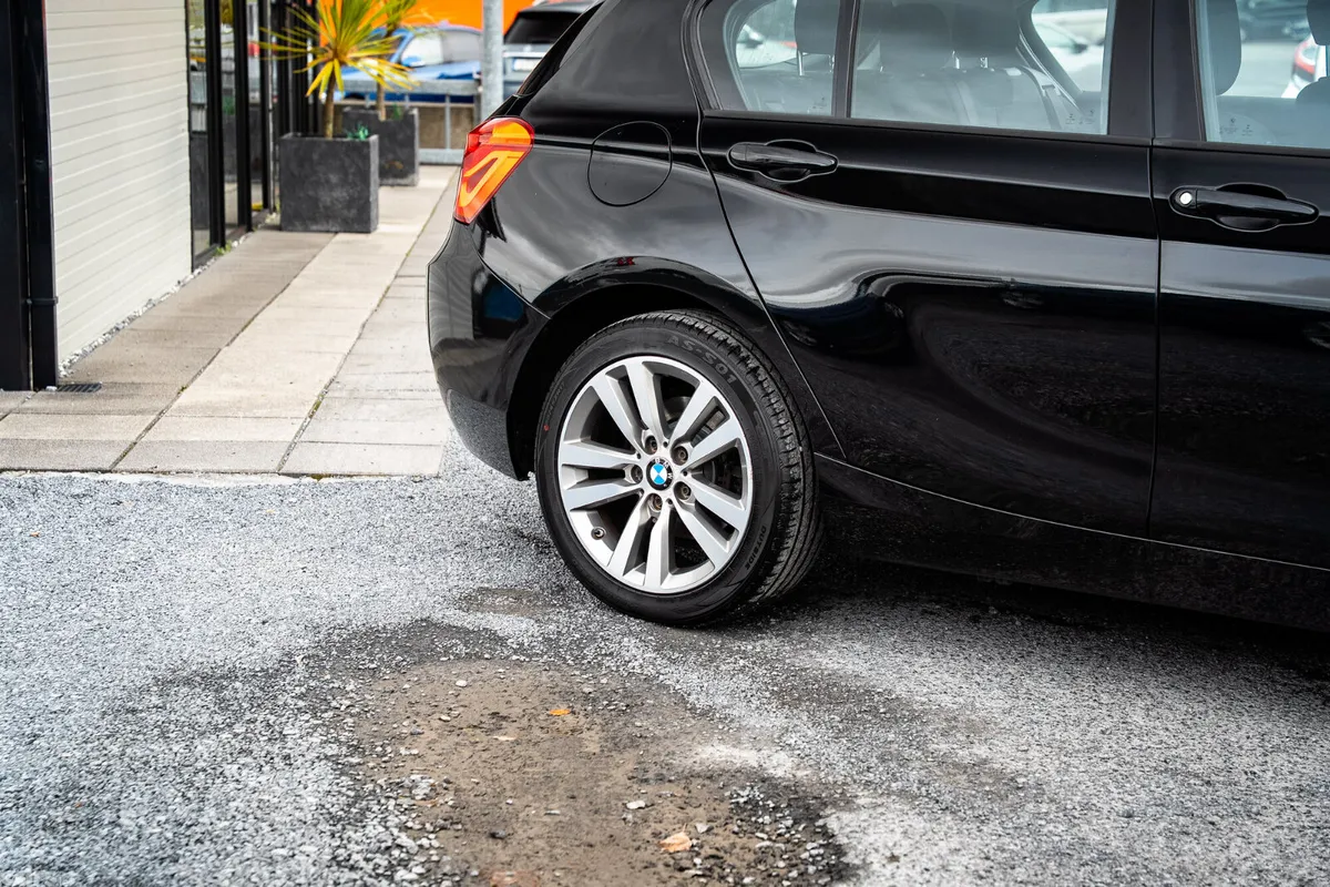 BMW 1-Series Hatchback, Diesel, 2016, Black