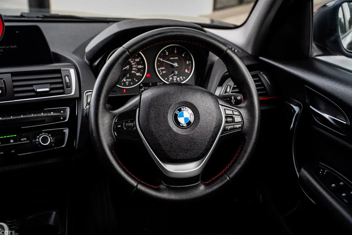 BMW 1-Series Hatchback, Diesel, 2016, Black
