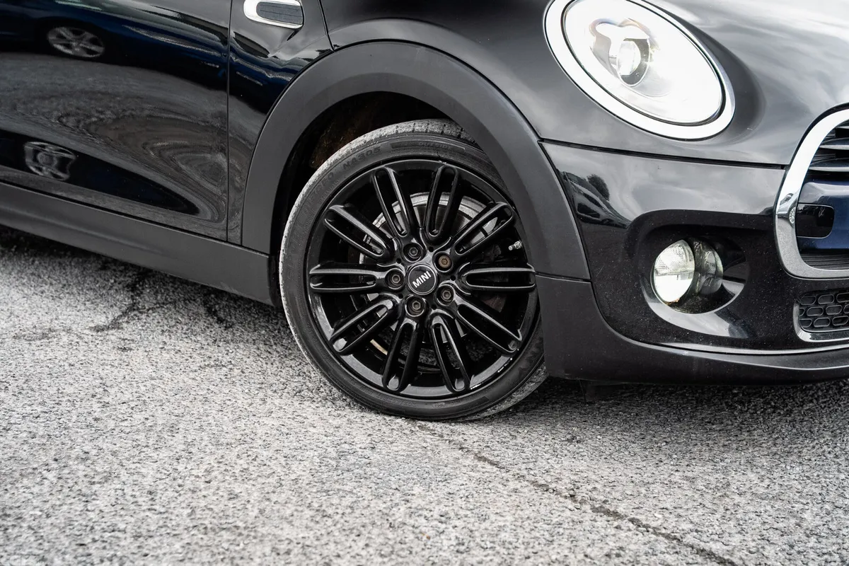 Mini Cooper Hatchback, Petrol, 2016, Black