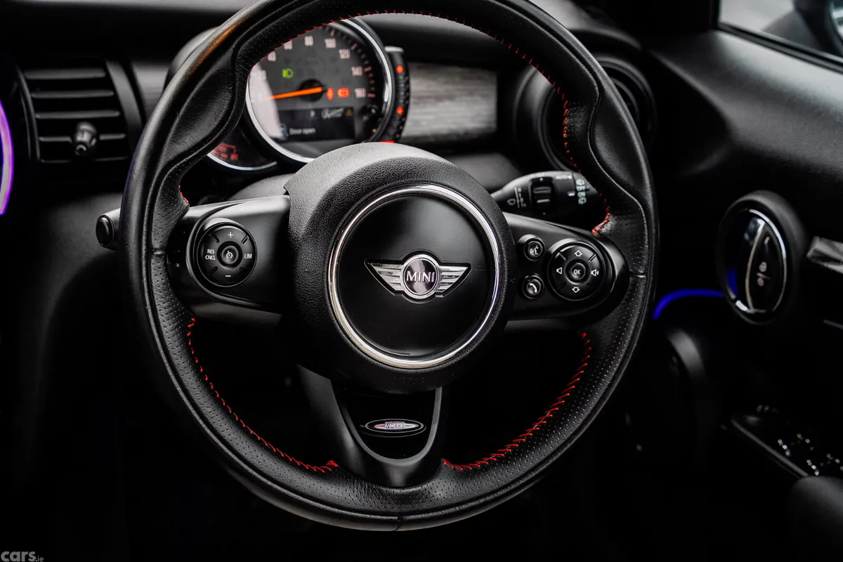 Mini Cooper Hatchback, Petrol, 2016, Black