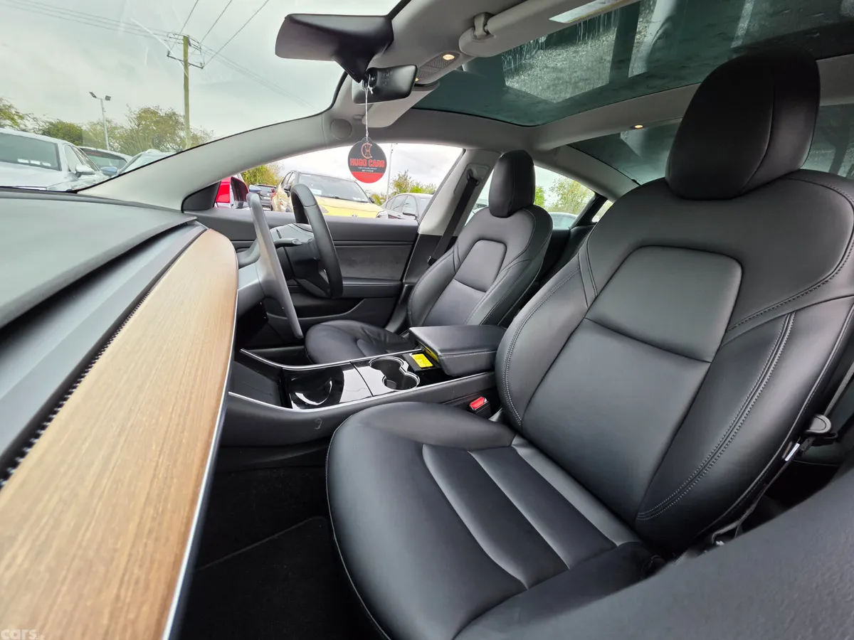 Tesla Model 3 Saloon, Electric, 2020, Red
