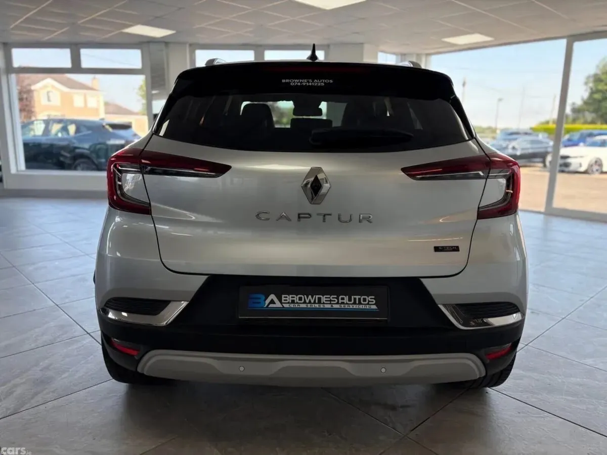 Renault Captur Hatchback, Petrol Hybrid, 2023, Grey