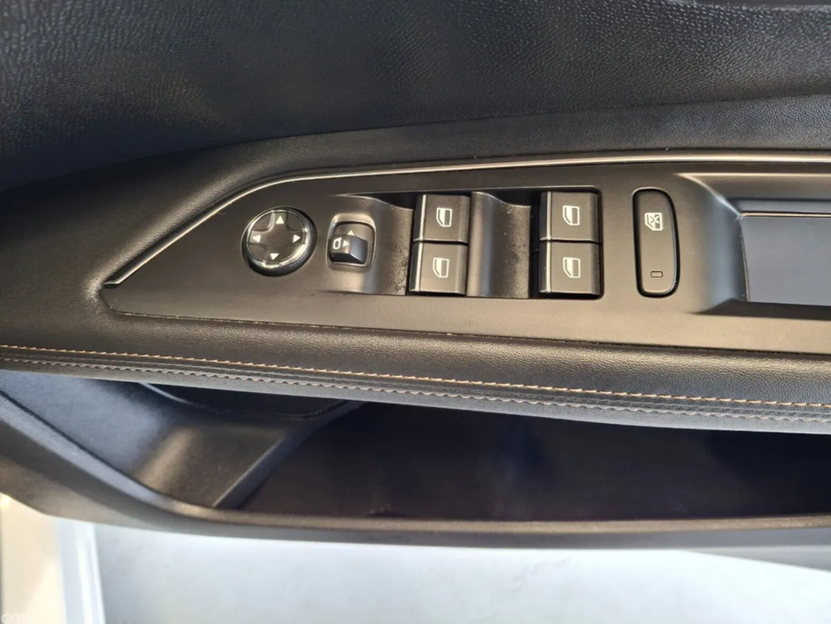Peugeot 3008 MPV, Diesel, 2022, White