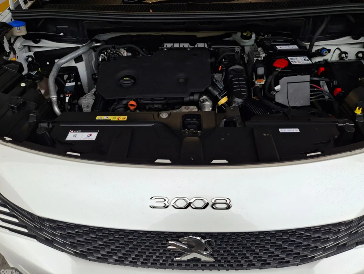 Peugeot 3008 MPV, Diesel, 2022, White