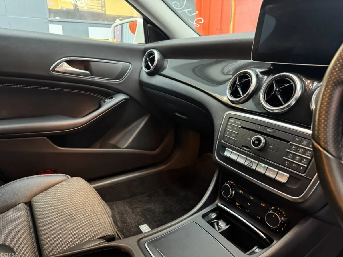 Mercedes-Benz CLA Saloon, Petrol, 2017, White