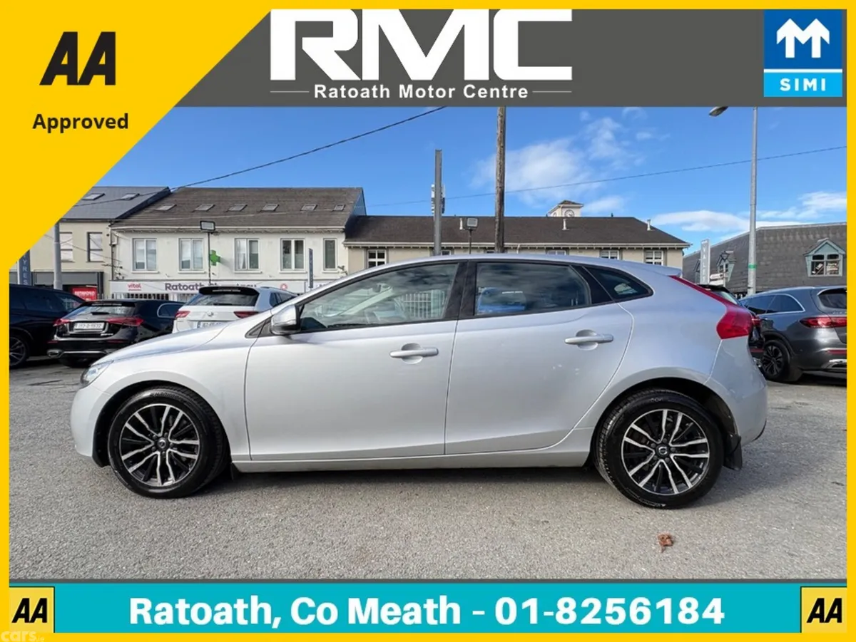 Volvo V40 Hatchback, Diesel, 2017, Grey