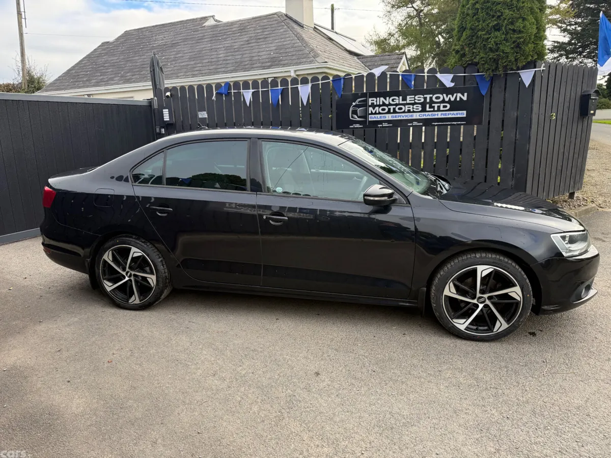 Volkswagen Jetta Saloon, Diesel, 2014, Black
