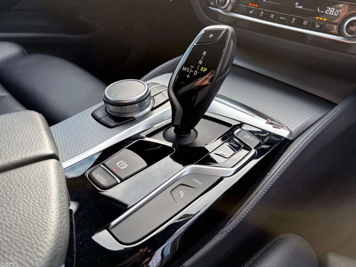 BMW 5-Series Saloon, Petrol Plug-in Hybrid, 2019, Black