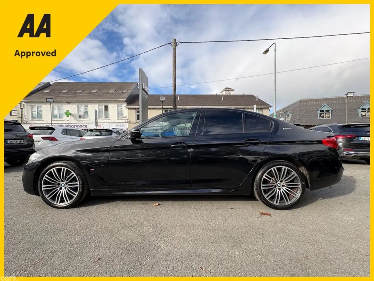BMW 5-Series Saloon, Petrol Plug-in Hybrid, 2019, Black