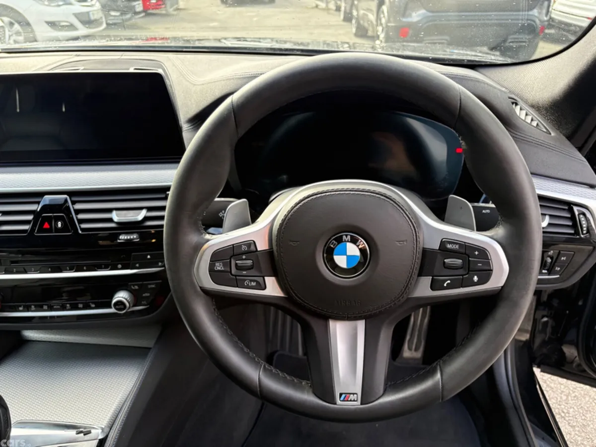BMW 5-Series Saloon, Petrol Plug-in Hybrid, 2019, Black