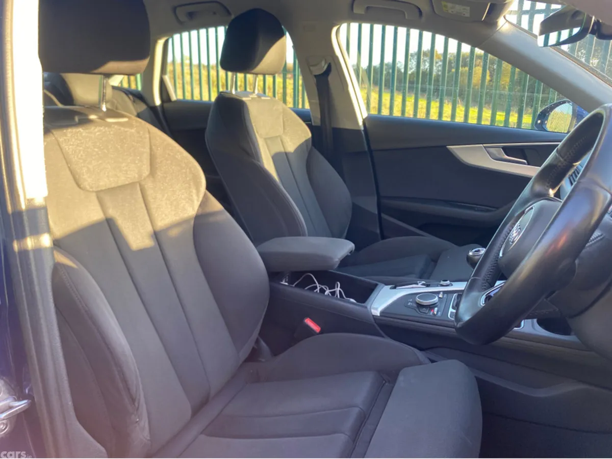 Audi A4 Saloon, Diesel, 2016, Blue