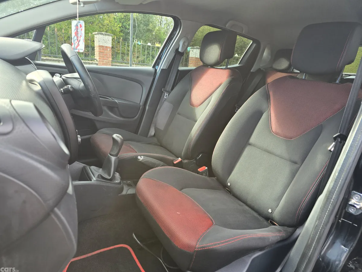 Renault Clio Hatchback, Petrol, 2014, Black