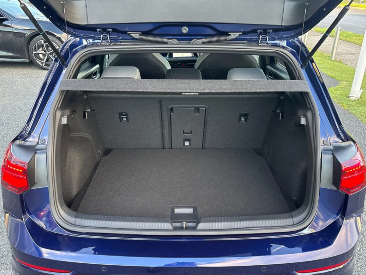 Volkswagen Golf Hatchback, Petrol, 2021, Blue