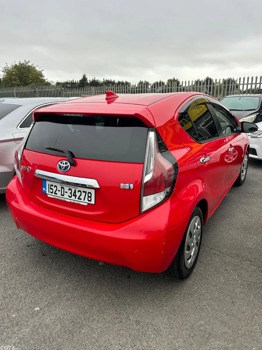 Toyota Aqua Hatchback, Petrol Hybrid, 2015, White