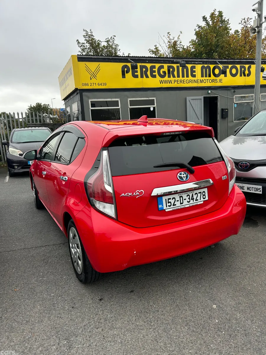 Toyota Aqua Hatchback, Petrol Hybrid, 2015, White